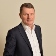 Dr. Michael Schumann